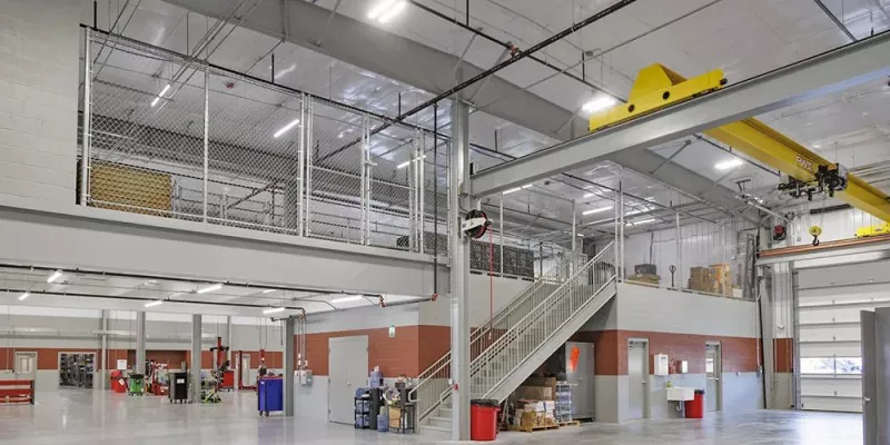 Төмөр хийцтэй автомашины засвар үйлчилгээний газар